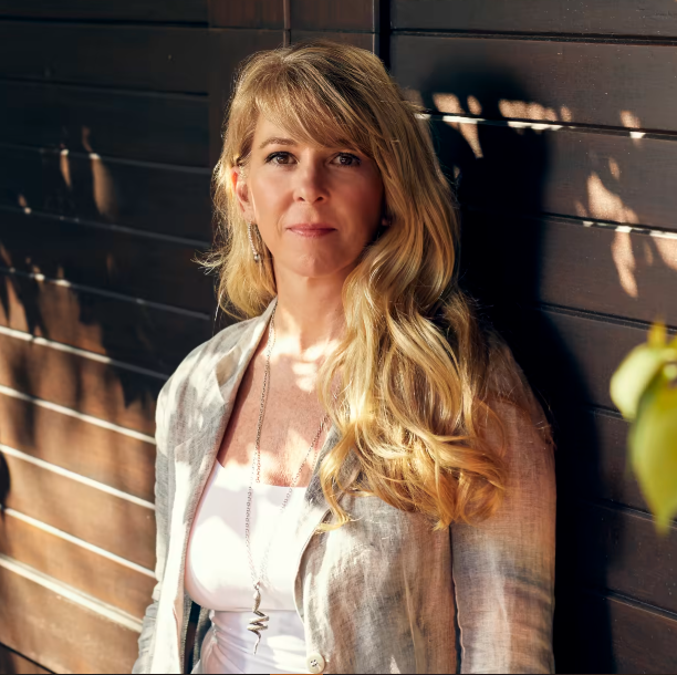 Macro and market-cycle oriented strategist style